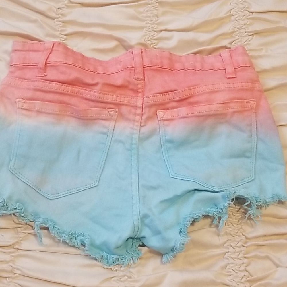 Shorts - Picture 4 of 5